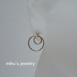 14kgf circle stud earrings 1枚目の画像