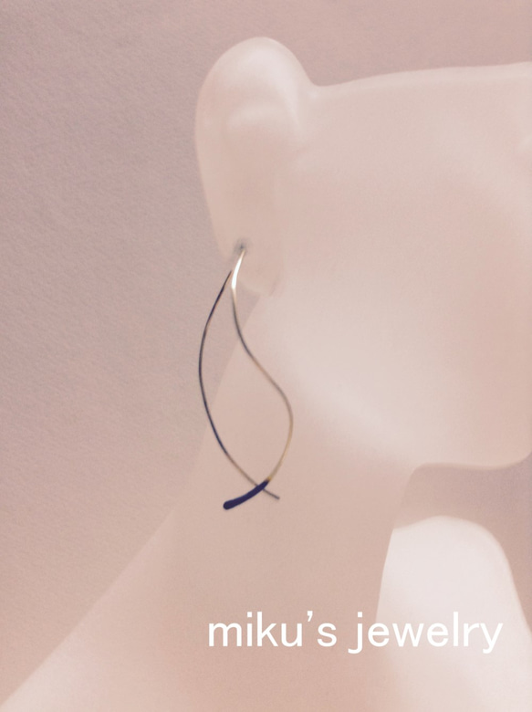 14kgf waved hoop earring 1枚目の画像