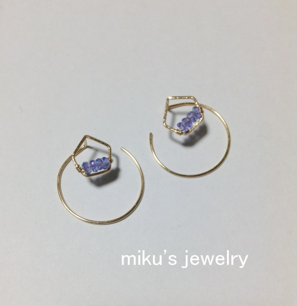 14kgf one like two tanzanite フープピアス 4枚目の画像