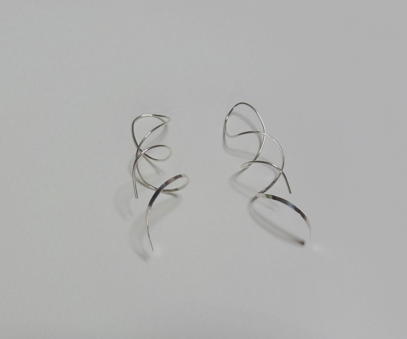 silver 925 twist hoop ピアス 2枚目の画像