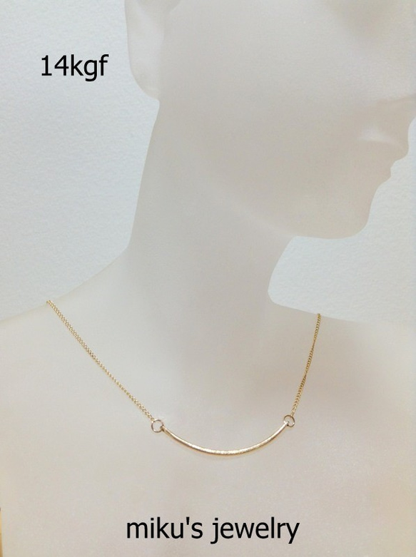 14kgf curved bar necklace 2枚目の画像