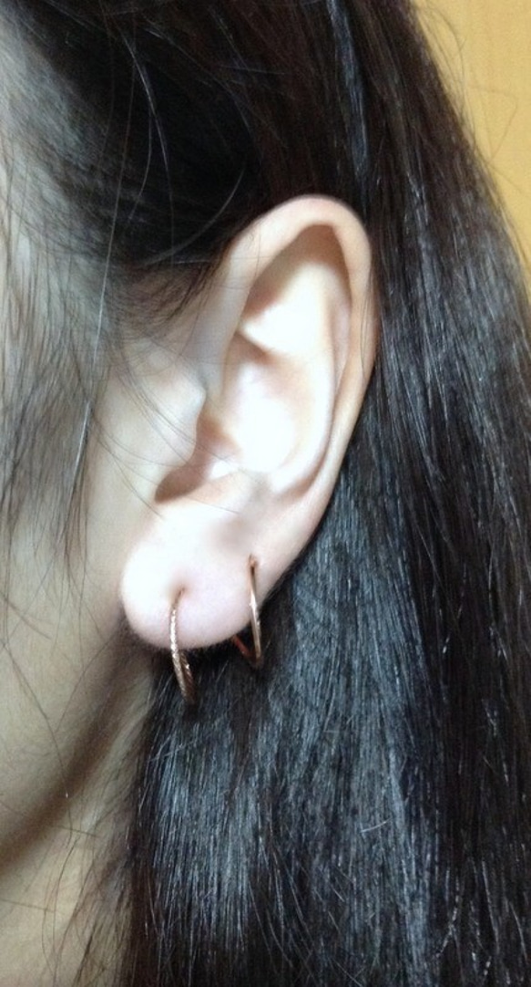 14kgf pink faux double spiral hoop earrings 4枚目の画像