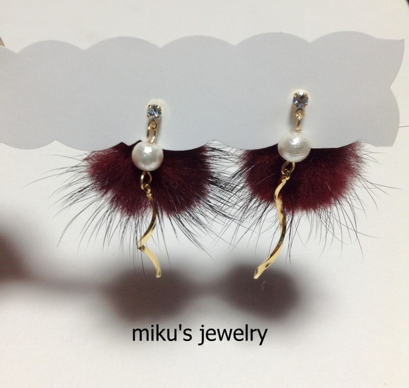wave stick mink fur earrings 2枚目の画像