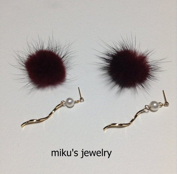 wave stick mink fur earrings 3枚目の画像