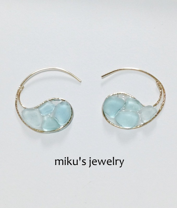 14kgf wave sea glass hoop earrings 1枚目の画像