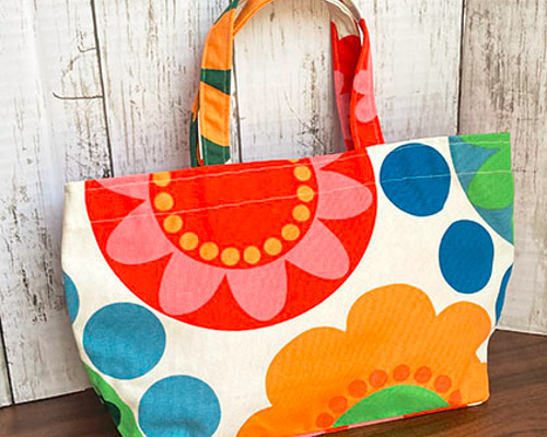 SALE◆Nukak【CUADRADO】カラフル限定柄2-WAYスクエアトート◆LB スクエアトートバックB4 〈桜崩し Sakura-Kuzushi〉 – Koquela