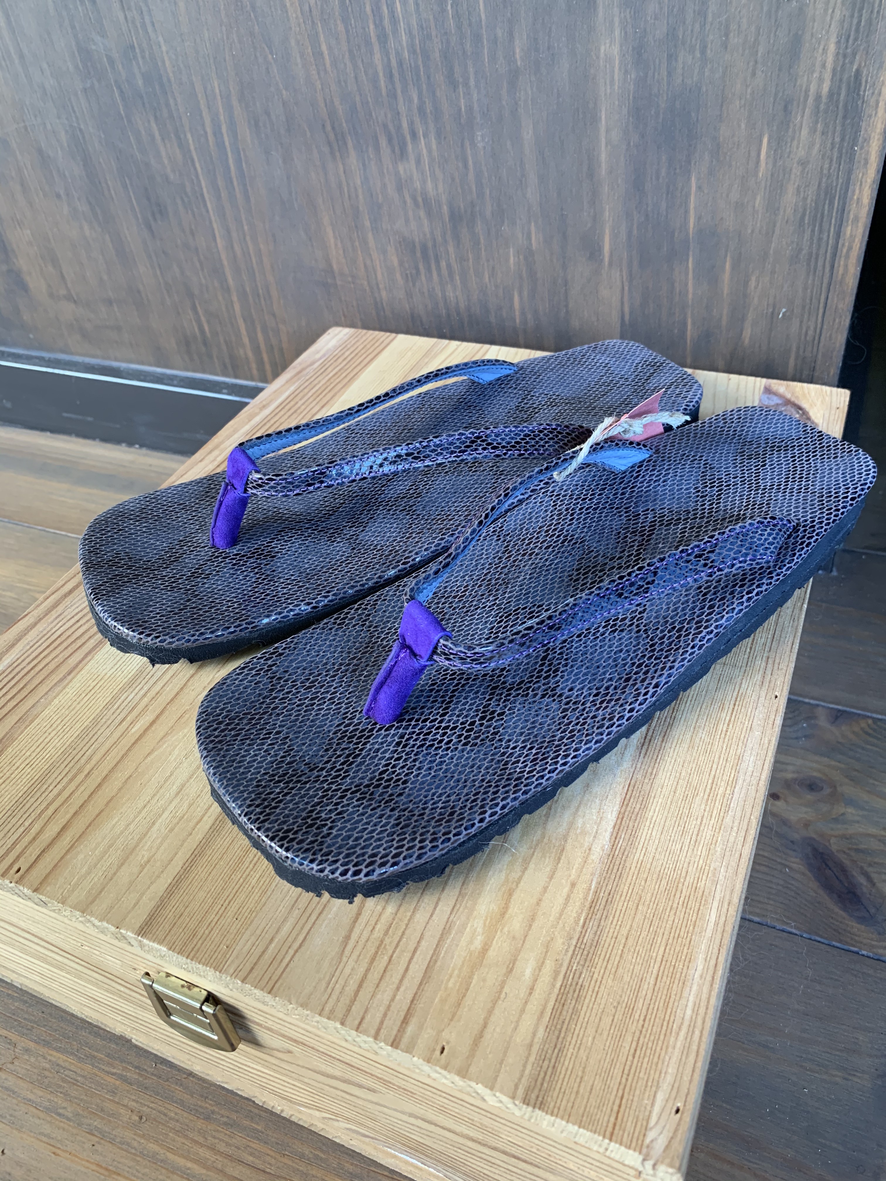 【半額SALE】ユニセックス雪駄サンダル 蛇 4,389円