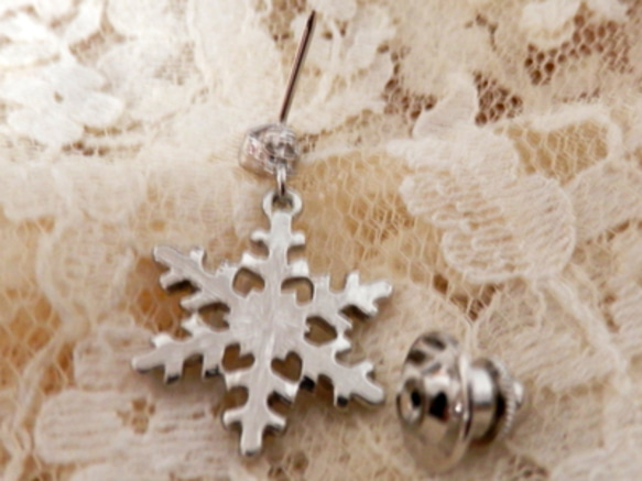クリスマスブローチ・雪の結晶 3枚目の画像