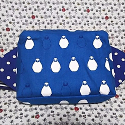【在庫整理のため値下：送料無料】ボディバッグ（小）　ペンギン×ドット 1枚目の画像
