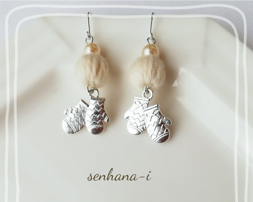 ミトンの手袋ピアス、イヤリング ピアス（フック・チェーン  