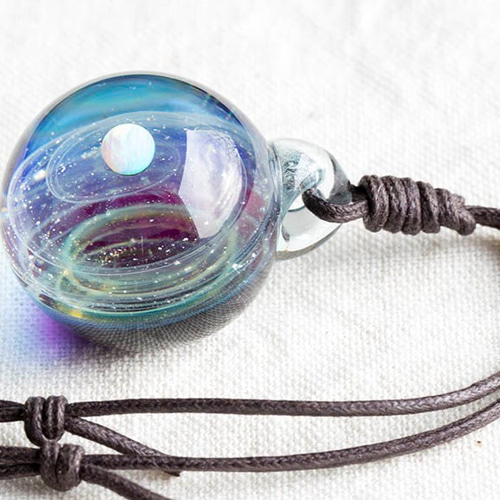 硝子仕掛けの宇宙 ガラスとんぼ玉ペンダント ネックレス・ペンダント