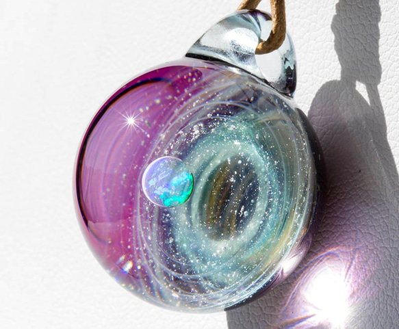 硝子仕掛けの宇宙　ガラスとんぼ玉ペンダント g-7 1枚目の画像