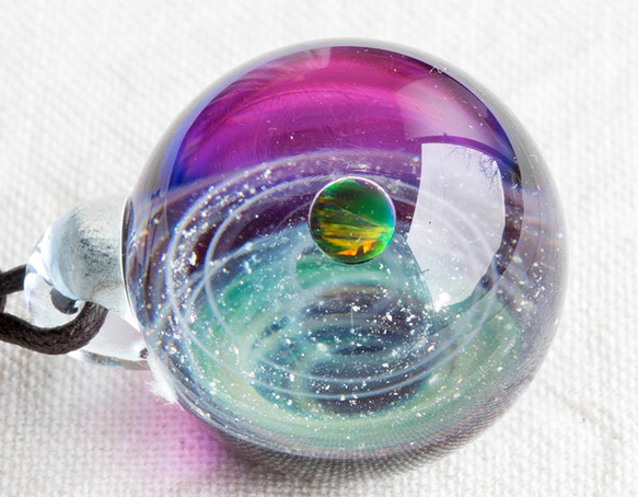 硝子仕掛けの宇宙　ガラスとんぼ玉ペンダント g-2 1枚目の画像