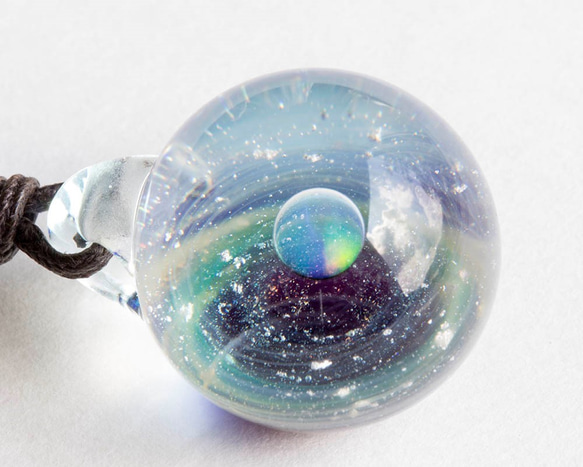 硝子仕掛けの宇宙　ガラスとんぼ玉ペンダント g-5 1枚目の画像