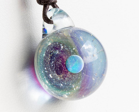 硝子仕掛けの宇宙　ガラスとんぼ玉ペンダント g-5 2枚目の画像