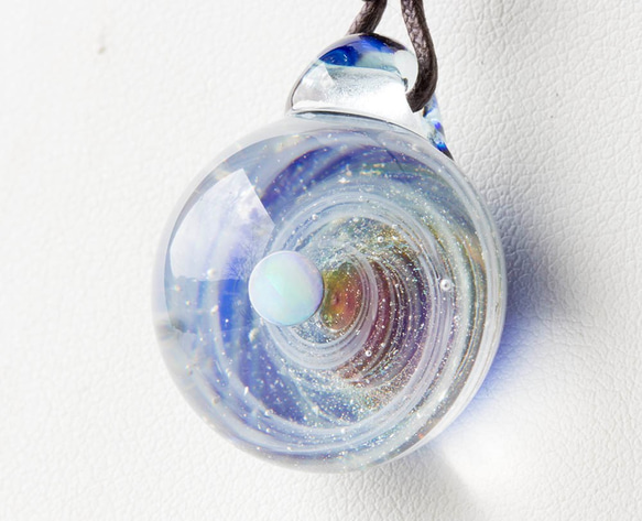 硝子仕掛けの宇宙　ガラスとんぼ玉ペンダント g-8 1枚目の画像