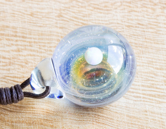 硝子仕掛けの宇宙　ガラスとんぼ玉ペンダント g-1 2枚目の画像