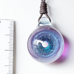 硝子仕掛けの宇宙　ガラスとんぼ玉ペンダント g-25 4枚目の画像