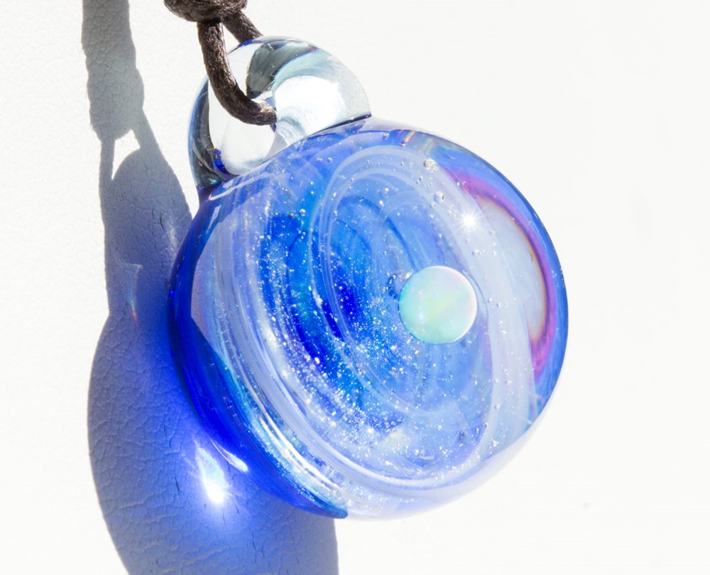 ガラス浮き玉 ガラス玉 ☆缶 青ボタン 楽天市場】ビン玉、浮き球、浮き玉 レトロガラス玉 約6～6.5cm2