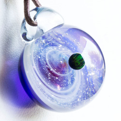 硝子仕掛けの宇宙　ガラスとんぼ玉ペンダント g-48 2枚目の画像