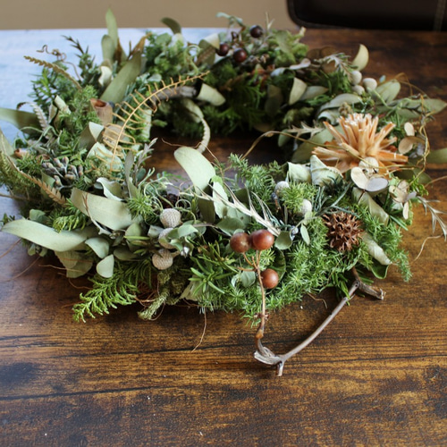 クリスマス】枝がポイントのクリスマスリース 冬リース ナチュラル