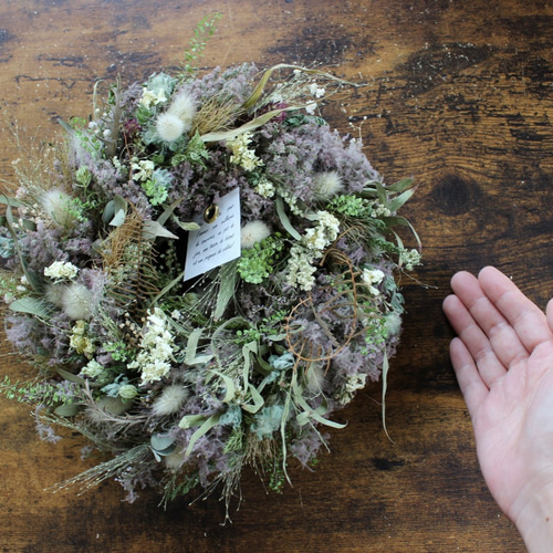 スモークツリーと青いお花のドライフラワーリース 593cf0ce8a59b3637e34ebc6c92a4e