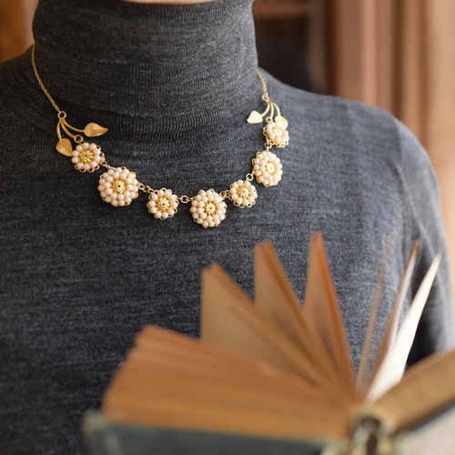 ネックレス】アンティークレトロなボリューム・真鍮 リーフ ネックレス