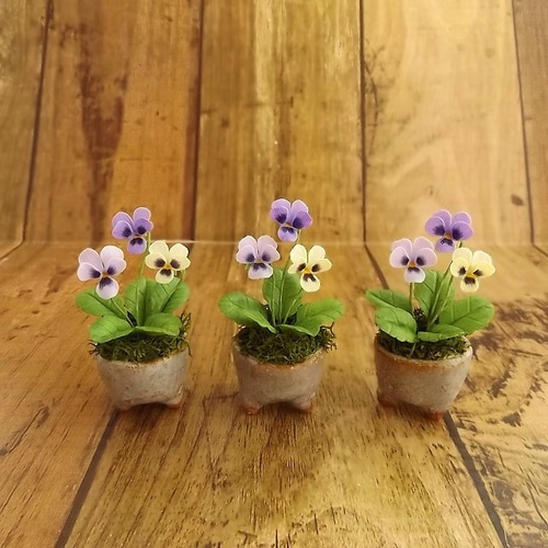 粘土 ビオラさんの豆鉢（手作り足つき豆鉢編）ミニチュアサイズ アート