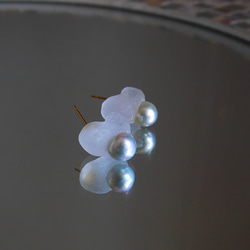 パール　ピアス　アコヤ　本真珠　バロック　すりガラス風　曇り　カジュアル　　金属アレルギー対応　カジュアル 1枚目の画像