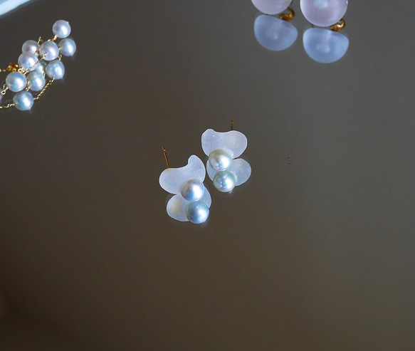 パール　ピアス　アコヤ　本真珠　バロック　すりガラス風　曇り　カジュアル　　金属アレルギー対応　カジュアル 6枚目の画像