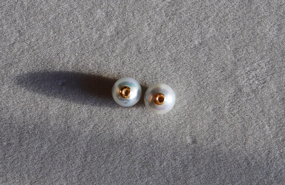 【18K 】アコヤパールキャッチ　8mm  本真珠　丸じゃない　変形 一粒ピアスにもなる　天然　バロック 10枚目の画像