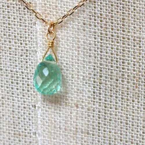 再入荷】K10 コロンビア産エメラルド ドロップカット一粒ネックレス