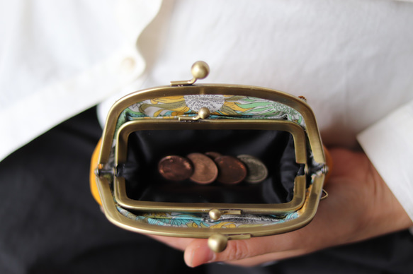 外ポケットが便利な❤️革の親子がまぐち財布　イエロー 5枚目の画像