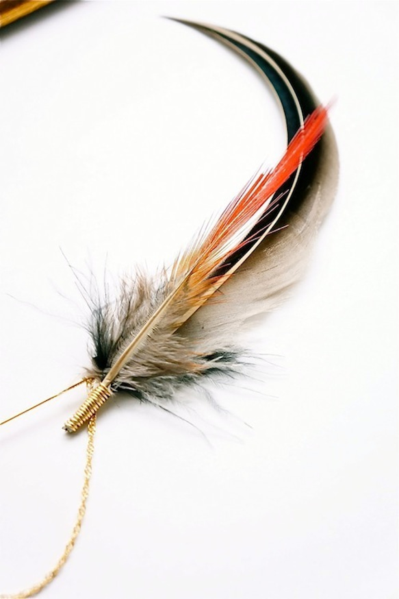 red x black feather　hatpin【受注生産】 2枚目の画像