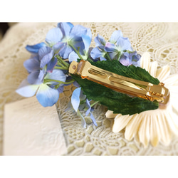 お花のバレッタ<ガーベラ,紫陽花,かすみ草>ライトブルー 3枚目の画像
