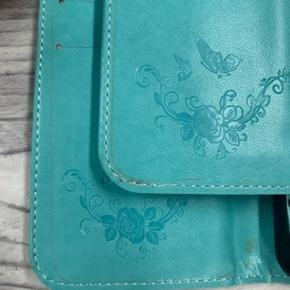 型押しバンドレス　ミント　シンプル　綺麗　蝶々デザイン iPhone 4枚目の画像