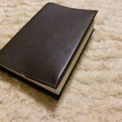 シンプル・一枚革のブックカバー・003 1枚目の画像