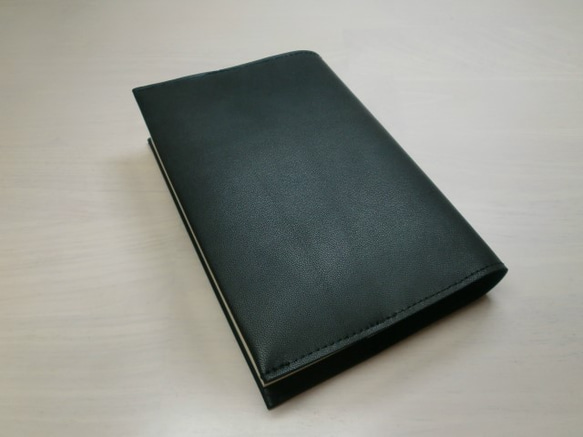 文庫本サイズ・ゴートスキン・ブラック・一枚革のブックカバー・0291 2枚目の画像