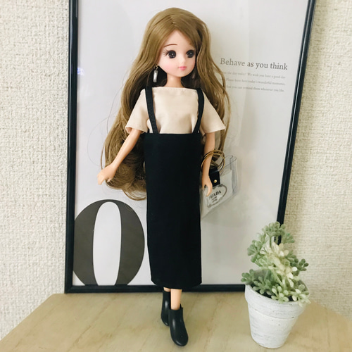 送料無料♡リカちゃん服♡ストラップ黒スカート♡リアルクローズ