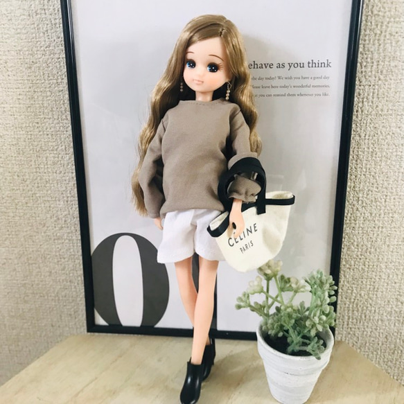 送料無料♡リカちゃん服♡グレージュオーバーサイズロンT♡リアルクローズ♡大人リカちゃん♡ドール服 1枚目の画像