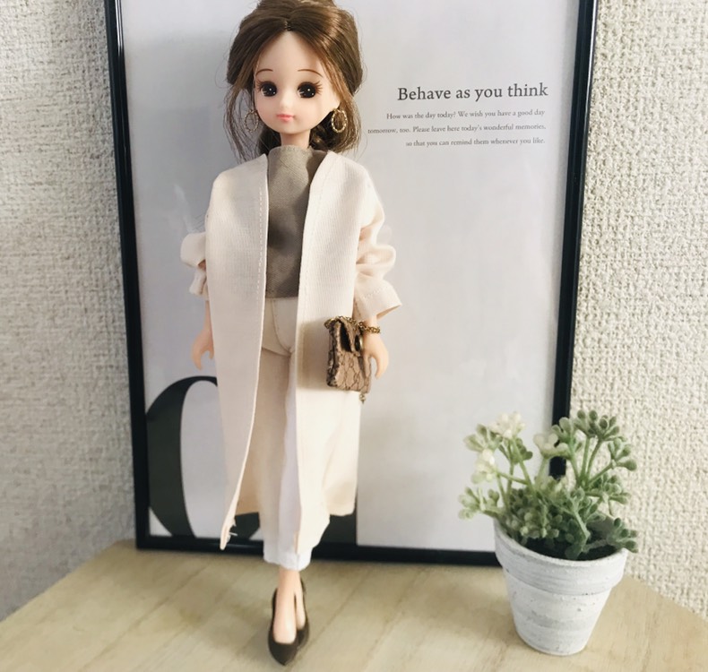 ハンドメイド着せ替え人形　緑のカーデ