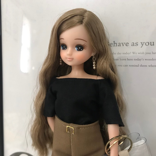 送料無料♡リカちゃん服♡オフショル黒カットソー♡リアルクローズ