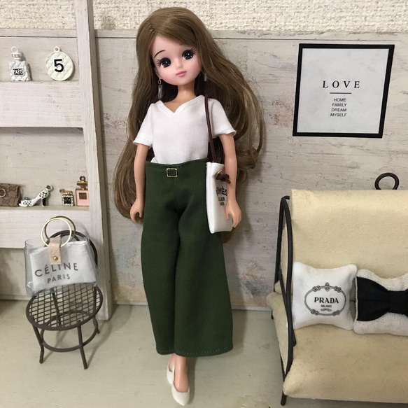 送料無料♡リカちゃん服♡カーキワイドパンツ♡リアルクローズ♡ドール服アウトフィット 1枚目の画像