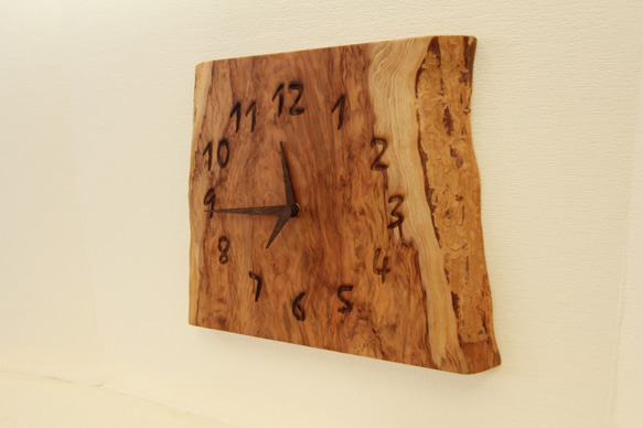 木の時計＜杉＞金襴杢・掛け時計suc-133　木製時計 2枚目の画像