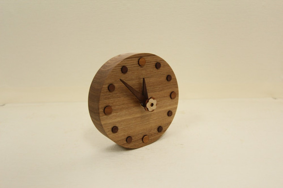 木の時計＜たも集成材＞・置き時計tac-175　木製時計 3枚目の画像