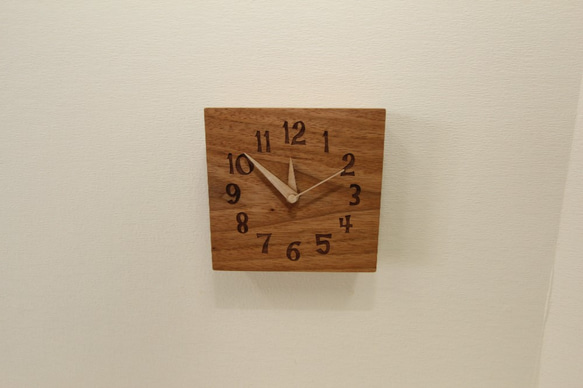 木の時計＜くるみ＞・掛け時計・置き時計krc-127　木製時計 1枚目の画像
