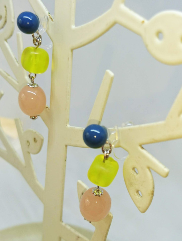 CandyEarrings blue seaglass yellow&pink 3枚目の画像