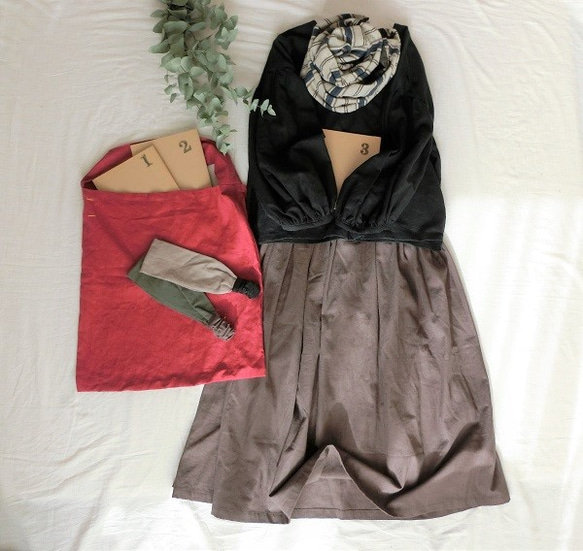 【新春福袋（Creema限定）】バルーン袖ブラウスとギャザースカートのセット +おまけつき！ 3枚目の画像