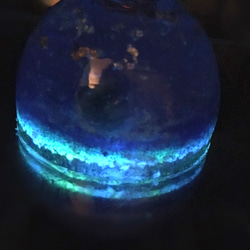 宇宙に浮かぶ地球(半球型オルゴナイト) 2枚目の画像