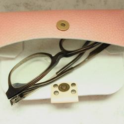 メガネケース  シボ型押し桜色 レザー 送料無料 6枚目の画像